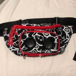 Jammy Pack : Fanny Pack + Speakers